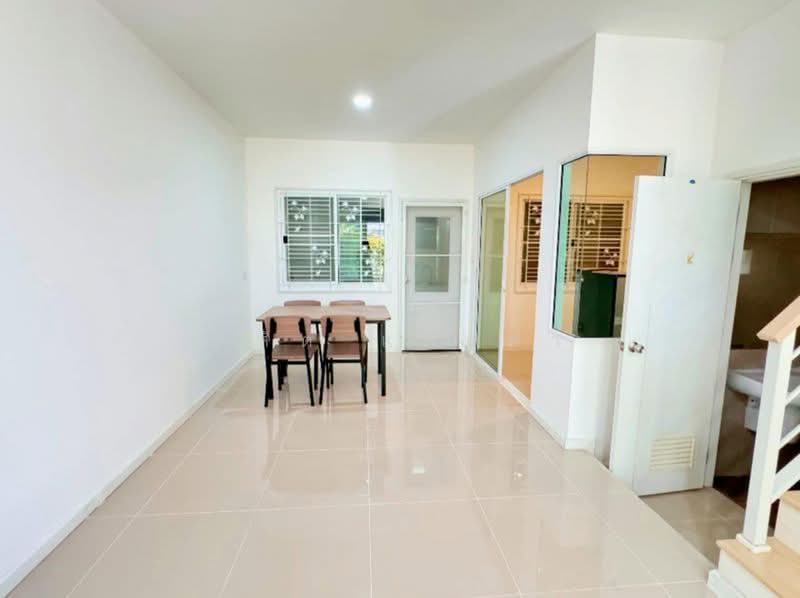 ให้เช่าทาวน์โฮม ม.เสนาวีว่า(เจซิตี้ ) อัสสัมชัญ ศรีราชา, Chon Buri (Pattaya), Surasak, Si Racha, Chon Buri (Pattaya), 3 Bedrooms, 65 sqm, Townhouse For Rent, by Dusit Saengfa, 500392248 - DDproperty.com