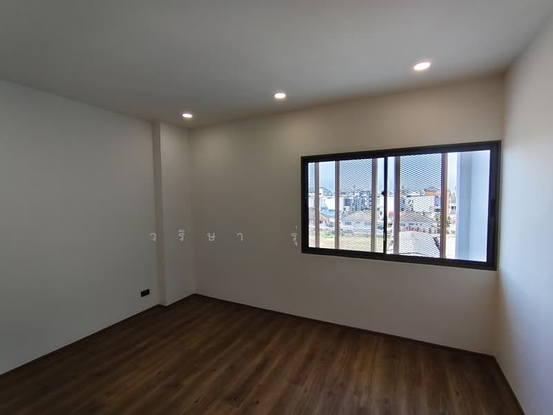 SHO Phatthanakan 32, Bangkok, Soi Phatthanakan 32, Suan Luang, Bangkok, 2 Bedrooms, 345 sqm, Townhouse For Sale, by วริษา รุ่มนุ่ม, 500392365 - DDproperty.com