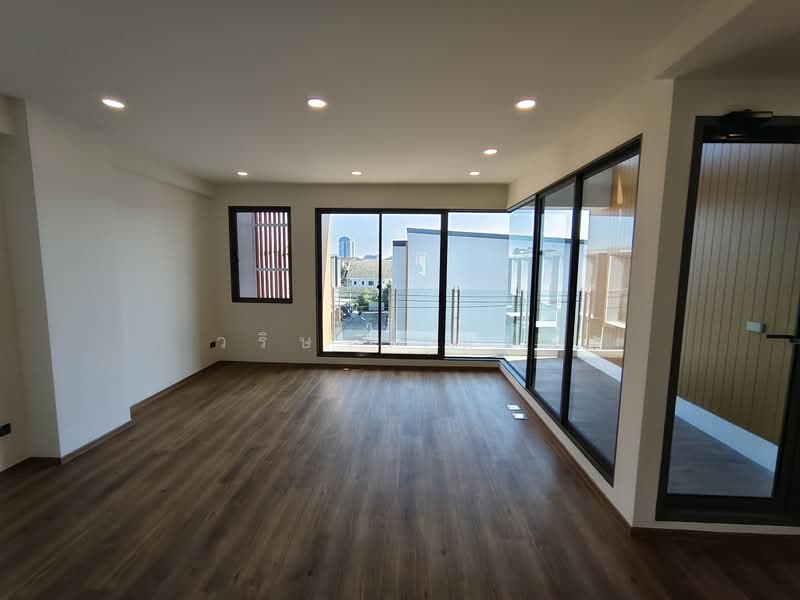 SHO Phatthanakan 32, Bangkok, Soi Phatthanakan 32, Suan Luang, Bangkok, 2 Bedrooms, 345 sqm, Townhouse For Sale, by วริษา รุ่มนุ่ม, 500392365 - DDproperty.com