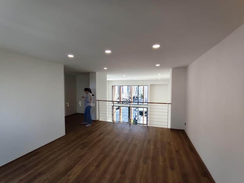 SHO Phatthanakan 32, Bangkok, Soi Phatthanakan 32, Suan Luang, Bangkok, 2 Bedrooms, 345 sqm, Townhouse For Sale, by วริษา รุ่มนุ่ม, 500392365 - DDproperty.com