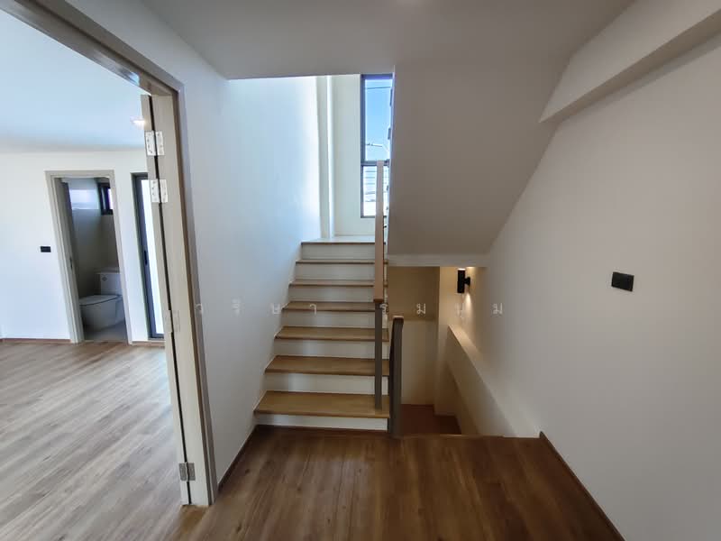 SHO Phatthanakan 32, Bangkok, Soi Phatthanakan 32, Suan Luang, Bangkok, 2 Bedrooms, 345 sqm, Townhouse For Sale, by วริษา รุ่มนุ่ม, 500392365 - DDproperty.com