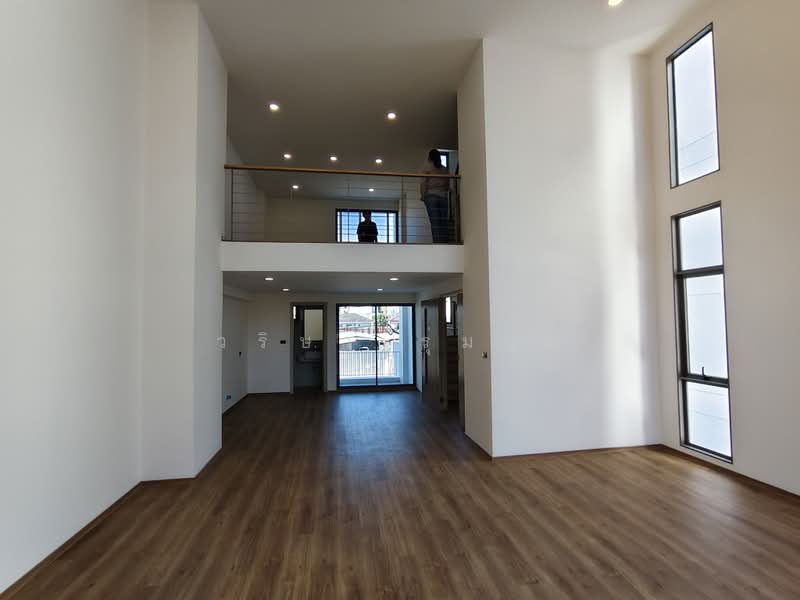SHO Phatthanakan 32, Bangkok, Soi Phatthanakan 32, Suan Luang, Bangkok, 2 Bedrooms, 345 sqm, Townhouse For Sale, by วริษา รุ่มนุ่ม, 500392365 - DDproperty.com
