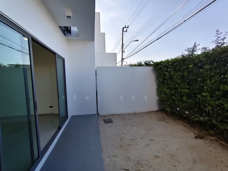 SHO Phatthanakan 32, Bangkok, Soi Phatthanakan 32, Suan Luang, Bangkok, 2 Bedrooms, 345 sqm, Townhouse For Sale, by วริษา รุ่มนุ่ม, 500392365 - DDproperty.com
