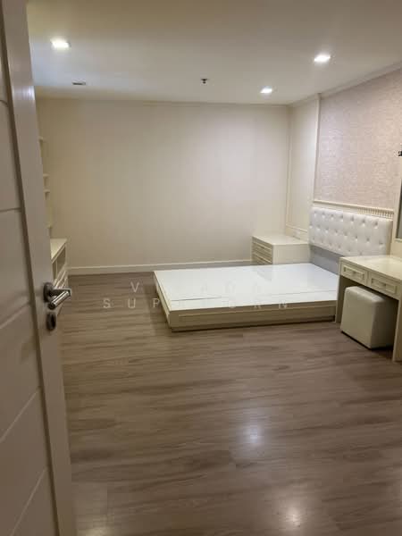 The Emporio Place, Bangkok, 93 Soi Sukhumvit 24, Sukhumvit Road, Khong Tan, Khlong Toei, Bangkok, 2 Bedrooms, 141 sqm, Condo For Rent, by Vipada Supaporn, 500392402 - DDproperty.com