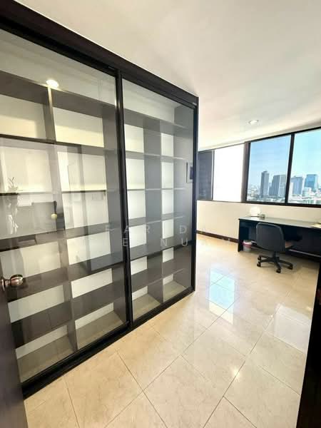 Supalai Place Sukhumvit 39, Bangkok, 175-179 Soi Sukhumvit 39 Sukhumvit Road, Khlong Tan Nua, Watthana, Bangkok, 3 Bedrooms, 491 sqm, Condo For Rent, by Farida Phetnuam, 500392423 - DDproperty.com