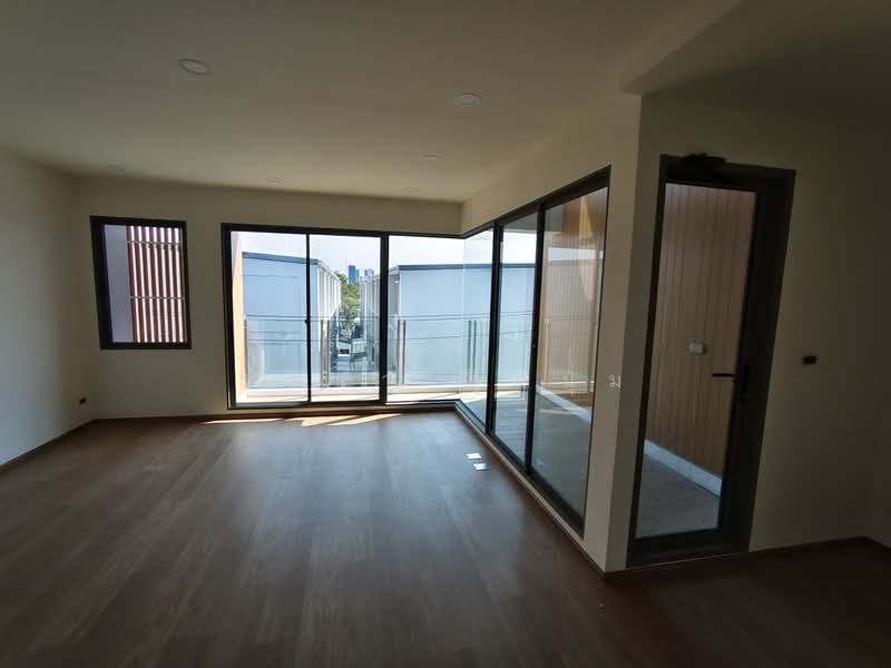 SHO Phatthanakan 32, Bangkok, Soi Phatthanakan 32, Suan Luang, Suan Luang, Bangkok, 2 Bedrooms, 345 sqm, Townhouse For Sale, by วริษา รุ่มนุ่ม, 500392445 - DDproperty.com
