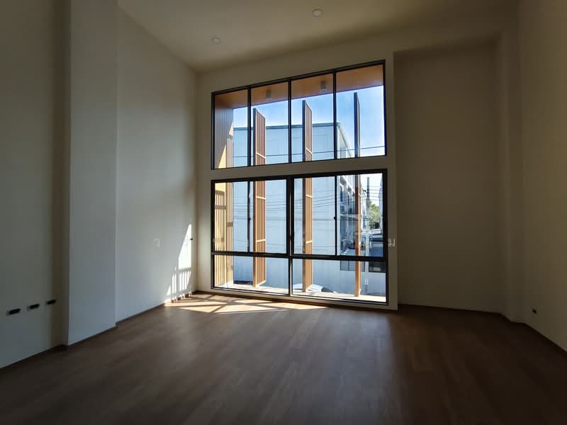 SHO Phatthanakan 32, Bangkok, Soi Phatthanakan 32, Suan Luang, Suan Luang, Bangkok, 2 Bedrooms, 345 sqm, Townhouse For Sale, by วริษา รุ่มนุ่ม, 500392445 - DDproperty.com