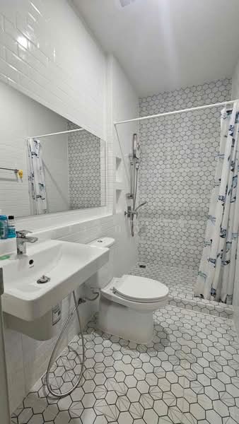 Altitude Kraf Bangna, Samut Prakan, 159 Moo 12, Liap Klong Luang Phaeng Road, Bang Kaeo, Bang Plee, Samut Prakan, 2 Bedrooms, 132 sqm, Townhouse For Rent, by Piyathida Atikhomvitaya, 500392494 - DDproperty.com