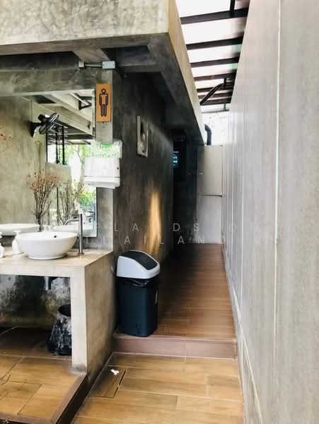 ขาย สำนักงานรัชดา (ใกล้ MRT ลาดพร้าว เพียง 1.5 Km.) 231 ตร.ว. พื้นที่อาคาร 1200 ตร.ม. จอดรถ 8 คัน, กรุงเทพ, รัชดาภิเษก, จตุจักร, กรุงเทพ, 1,200 ตร.ม., สำนักงาน ขาย, โดย TopLands of Thailand, 500392636 - DDproperty.com
