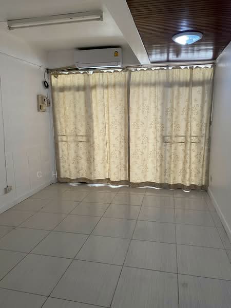 House for Rent – Soi Soonvijai / Phetchaburi 47, Bangkok, Bang Kapi, Huai Khwang, Bangkok, 2 Bedrooms, 250 sqm, Single Detached House For Rent, by Pudis Chitrungsakorn, 500392654 - DDproperty.com