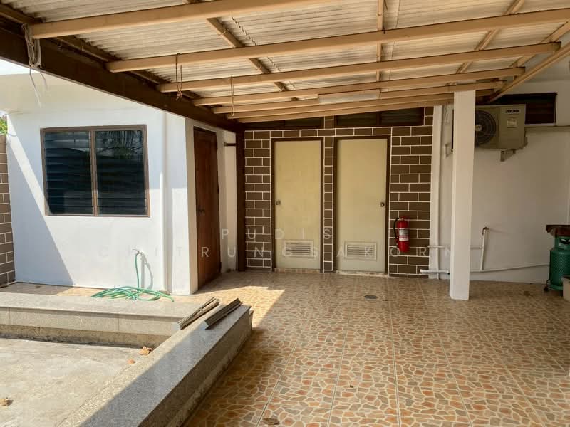 House for Rent – Soi Soonvijai / Phetchaburi 47, Bangkok, Bang Kapi, Huai Khwang, Bangkok, 2 Bedrooms, 250 sqm, Single Detached House For Rent, by Pudis Chitrungsakorn, 500392654 - DDproperty.com