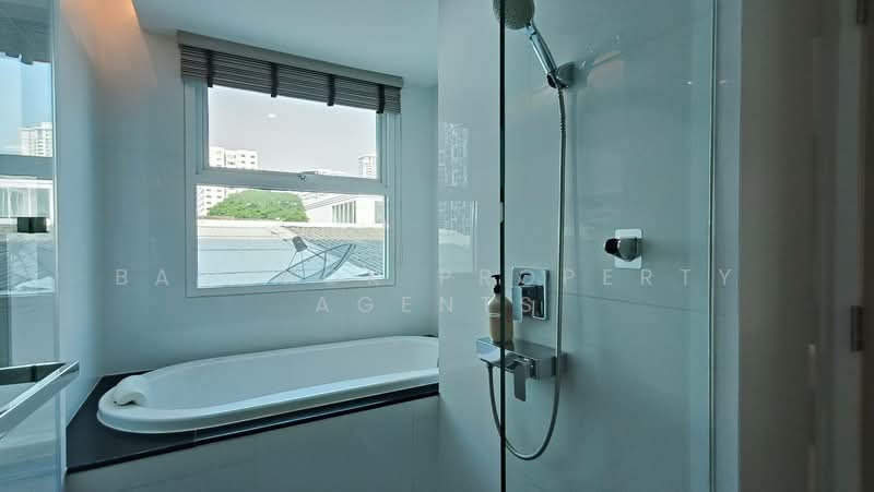 GM Residence, Bangkok, Soi Ekkamai 18, Khlong Tan Nua, Watthana, Bangkok, 2 Bedrooms, 70 sqm, Condo For Rent, by BANGKOK PROPERTY AGENTS, 500392678 - DDproperty.com