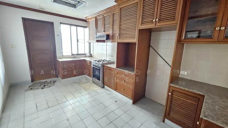 Le Premier 1, Bangkok, 13 Soi Sukhumvit 23, Khlongtoei Nua, Watthana, Bangkok, 3 Bedrooms, 358 sqm, Condo For Rent, by BANGKOK PROPERTY AGENTS, 500392716 - DDproperty.com