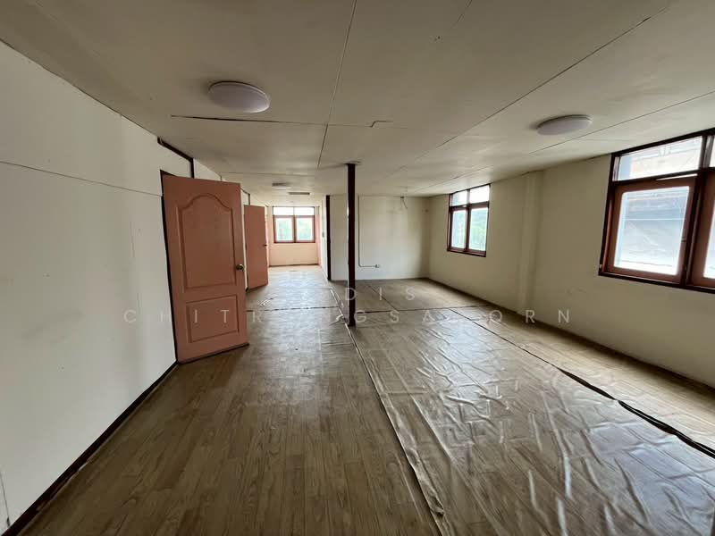 Commercial Building for Rent – Ngamwongwan near Kasetsart University, Bangkok, Lat Yao, Chatuchak, Bangkok, , 552 sqm, Shophouse For Rent, by Pudis Chitrungsakorn, 500392795 - DDproperty.com