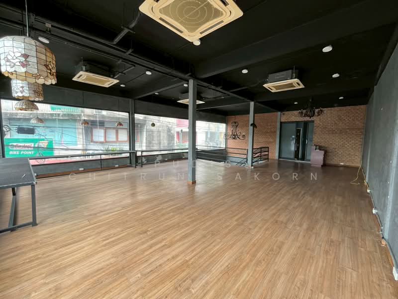Commercial Building for Rent – Ngamwongwan near Kasetsart University, Bangkok, Lat Yao, Chatuchak, Bangkok, , 552 sqm, Shophouse For Rent, by Pudis Chitrungsakorn, 500392795 - DDproperty.com