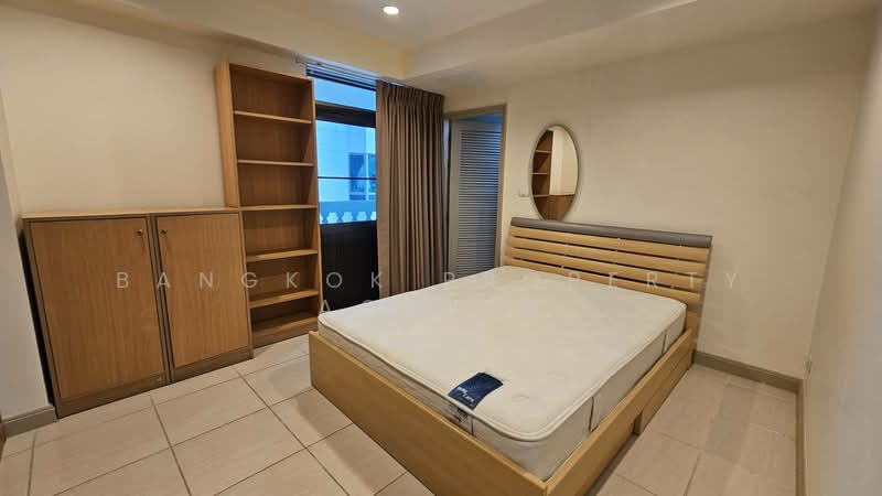Royal Castle Sukhumvit, Bangkok, 30 Soi Sukhumvit 39, Khlongtoei Nua, Watthana, Bangkok, 3 Bedrooms, 200 sqm, Condo For Rent, by BANGKOK PROPERTY AGENTS, 500392816 - DDproperty.com
