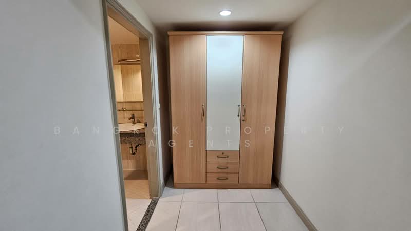 Royal Castle Sukhumvit, Bangkok, 30 Soi Sukhumvit 39, Khlongtoei Nua, Watthana, Bangkok, 3 Bedrooms, 200 sqm, Condo For Rent, by BANGKOK PROPERTY AGENTS, 500392816 - DDproperty.com