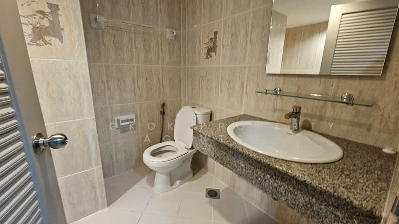 Royal Castle Sukhumvit, Bangkok, 30 Soi Sukhumvit 39, Khlongtoei Nua, Watthana, Bangkok, 3 Bedrooms, 200 sqm, Condo For Rent, by BANGKOK PROPERTY AGENTS, 500392816 - DDproperty.com