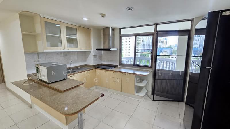 Royal Castle Sukhumvit, Bangkok, 30 Soi Sukhumvit 39, Khlongtoei Nua, Watthana, Bangkok, 3 Bedrooms, 200 sqm, Condo For Rent, by BANGKOK PROPERTY AGENTS, 500392816 - DDproperty.com