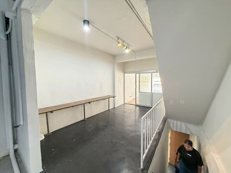Commercial Building for Rent / Sale – Ngamwongwan opposite Kasetsart University, Bangkok, Lat Yao, Chatuchak, Bangkok, , 187 sqm, Shophouse For Rent, by Pudis Chitrungsakorn, 500392819 - DDproperty.com