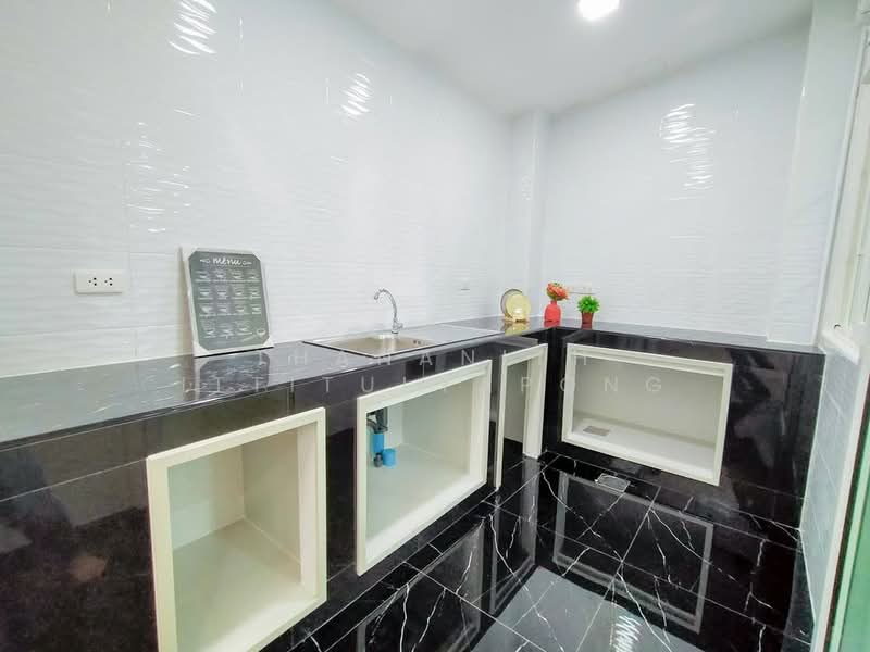 Golden Town 3 Bangna-Suanluang, Bangkok, Kanchanaphisek Road, Prawet, Prawet, Bangkok, 4 Bedrooms, 325 sqm, Townhouse For Sale, by Thananith Ittitulyapong, 500392827 - DDproperty.com