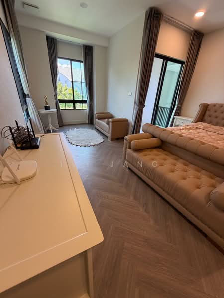 Nantawan Rama 9 - New Krungthepkreetha, Bangkok, Saphan Sung, Bangkok, 4 Bedrooms, 303 sqm, Single Detached House For Rent, by Ivy Jang, 500392843 - DDproperty.com