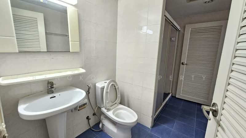 Royal Castle Sukhumvit, Bangkok, 30 Soi Sukhumvit 39, Khlongtoei Nua, Watthana, Bangkok, 3 Bedrooms, 160 sqm, Condo For Rent, by BANGKOK PROPERTY AGENTS, 500392868 - DDproperty.com