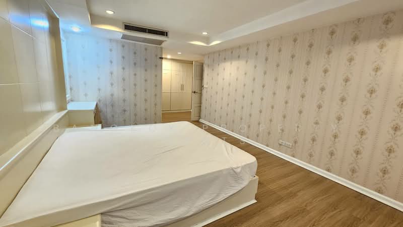 Royal Castle Sukhumvit, Bangkok, 30 Soi Sukhumvit 39, Khlongtoei Nua, Watthana, Bangkok, 3 Bedrooms, 160 sqm, Condo For Rent, by BANGKOK PROPERTY AGENTS, 500392868 - DDproperty.com