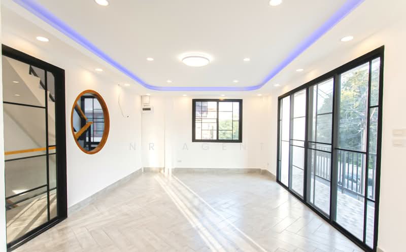 ทาวน์เฮาส์ ซ.20 มิถุนา, Bangkok, Samsen Nok, Huai Khwang, Bangkok, 7 Bedrooms, 250 sqm, Townhouse For Sale, by NR AGENT, 500392889 - DDproperty.com