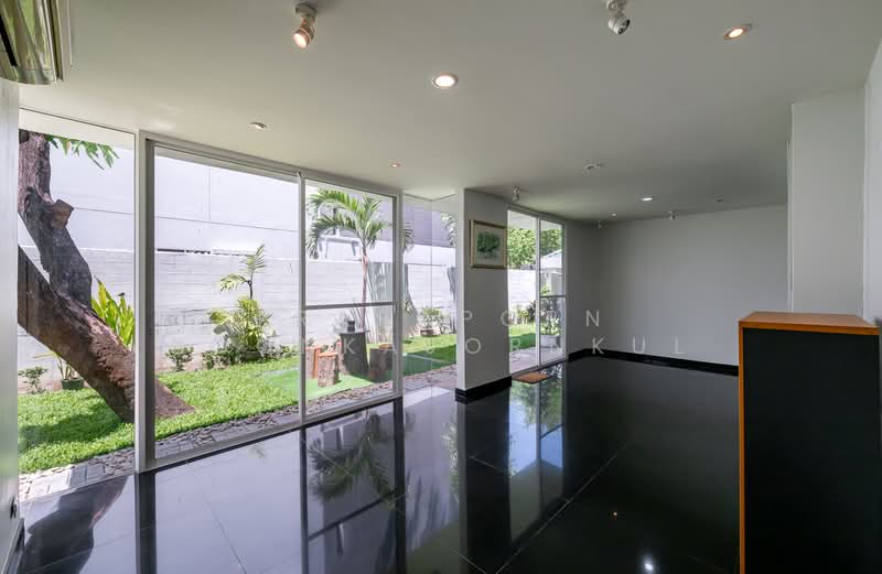 House at Ekkamai, Bangkok, สุขุมวิท เอกมัย 10 แยก 6, Phra Kanong Nua, Watthana, Bangkok, 3 Bedrooms, 160 sqm, Single Detached House For Rent, by Prapaporn Boonkajonkul, 500392898 - DDproperty.com