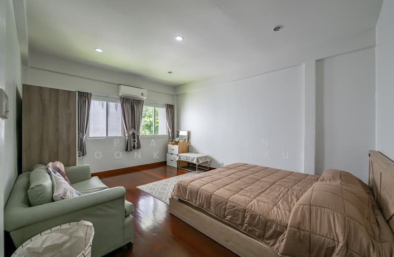 House at Ekkamai, Bangkok, สุขุมวิท เอกมัย 10 แยก 6, Phra Kanong Nua, Watthana, Bangkok, 3 Bedrooms, 160 sqm, Single Detached House For Rent, by Prapaporn Boonkajonkul, 500392898 - DDproperty.com