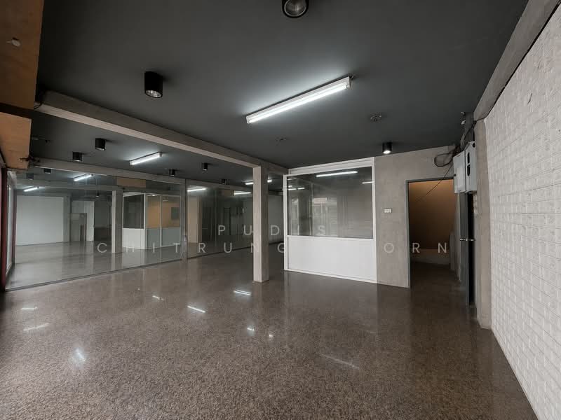 2-Unit Commercial Building for Rent – Lat Phrao, Bangkok, Chan Kasem, Chatuchak, Bangkok, , 740 sqm, Shophouse For Rent, by Pudis Chitrungsakorn, 500392930 - DDproperty.com