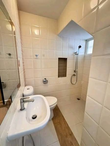 Golden Town 2 Onnut-Ladkrabang, Bangkok, Soi Prachathorn, Lat Krabang, Lat Krabang, Bangkok, 4 Bedrooms, 113 sqm, Townhouse For Rent, by Line: @956uovqp, 500393013 - DDproperty.com