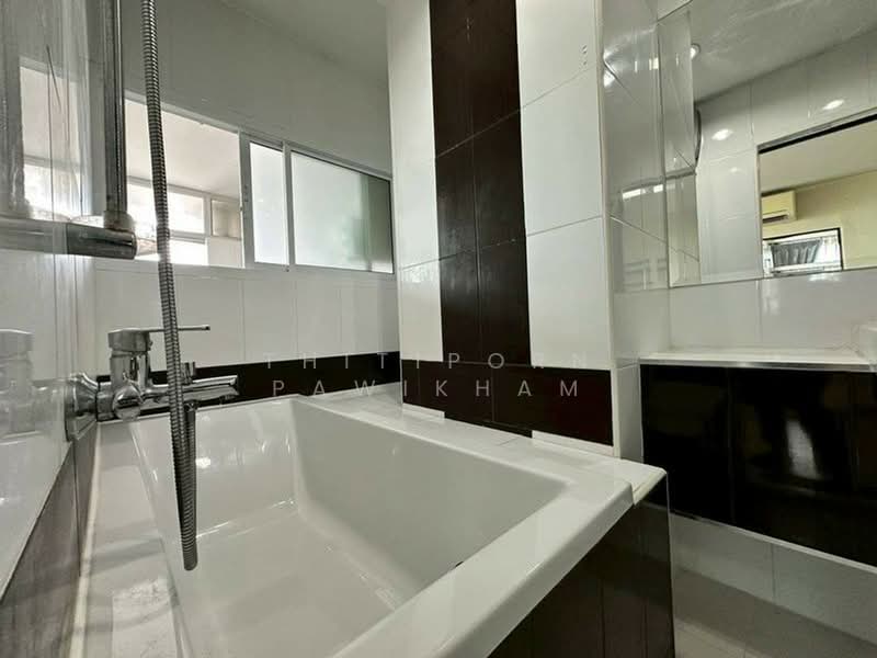 Ladda Condo View, Chon Buri (Pattaya), Cherm Chom Phon Road, Si Racha, Chon Buri (Pattaya), 2 Bedrooms, 62 sqm, Condo For Rent, by Thitiporn Pawikham, 500393186 - DDproperty.com