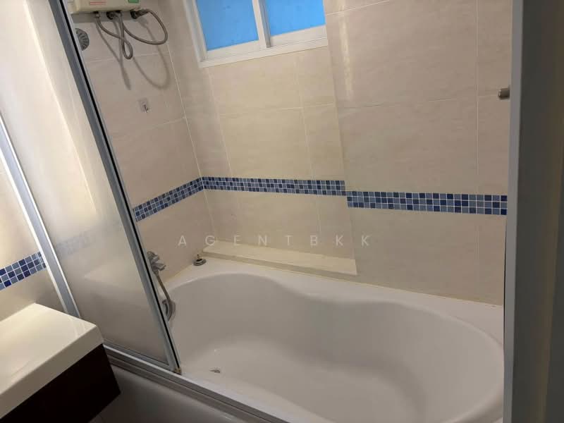 Life @ Sathorn 10, Bangkok, 48 Soi Sathorn 10, Sathorn Road, Silom, Bang Rak, Bangkok, 1 Bedroom, 41 sqm, Condo For Rent, by Agentbkk, 500393287 - DDproperty.com