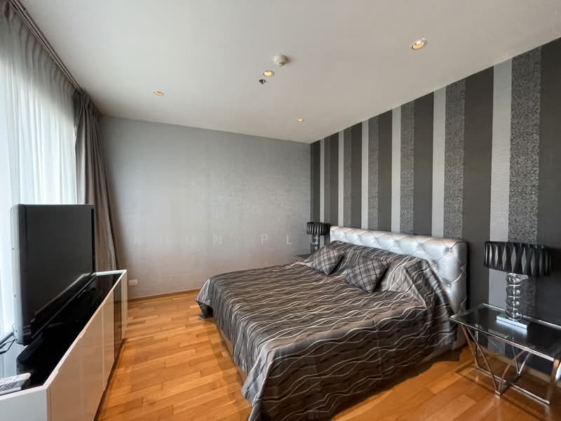 The Emporio Place, Bangkok, 93 Soi Sukhumvit 24, Sukhumvit Road, Khong Tan, Khlong Toei, Bangkok, 2 Bedrooms, 106 sqm, Condo For Rent, by Khun Plus P., 500393442 - DDproperty.com