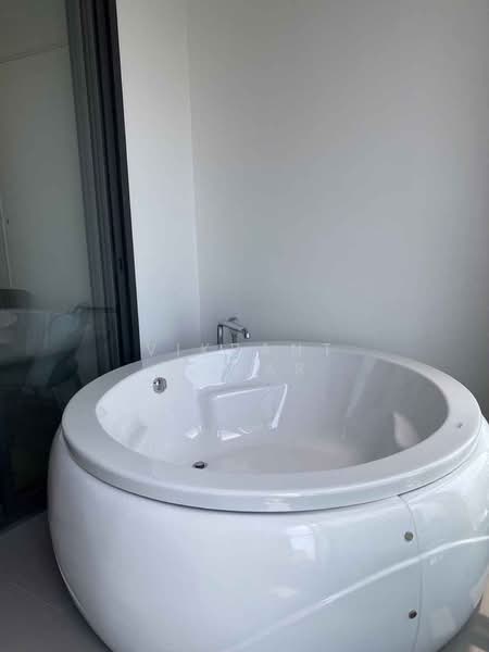 EDGE Central Pattaya, Chon Buri (Pattaya), Pattaya Sai Song, Bang Lamung, Bang Lamung (Pattaya), Chon Buri (Pattaya), 2 Bedrooms, 60 sqm, Condo For Rent, by Vikrant Kokar, 500393475 - DDproperty.com