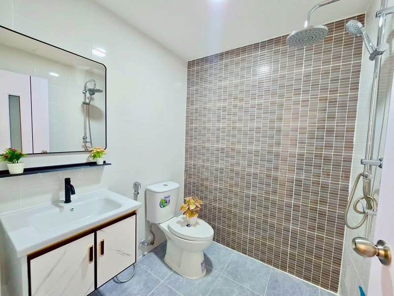 Cluster Haus, Bangkok, Soi Keha Romklao 78 Yeak 1, Saphan Sung, Bangkok, 2 Bedrooms, 80 sqm, Townhouse For Sale, by นภัสศรณ์ วงศ์สินไทยกร (นันท์), 500393526 - DDproperty.com