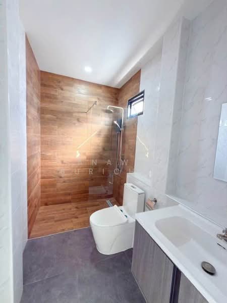 4-BR House, Chon Buri (Pattaya), Huai Yai, Bang Lamung (Pattaya), Chon Buri (Pattaya), 4 Bedrooms, 742 sqm, Single Detached House For Sale, by Tanawan Surichai, 500393549 - DDproperty.com