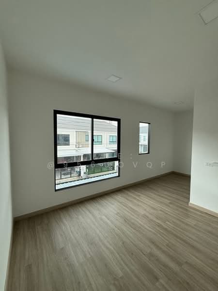 The Connect Wongwaen-Rama9, Bangkok, Motorway 7 Frontage Road, Saphan Sung, Bangkok, 3 Bedrooms, 111 sqm, Townhouse For Sale, by Line: @956uovqp, 500393605 - DDproperty.com