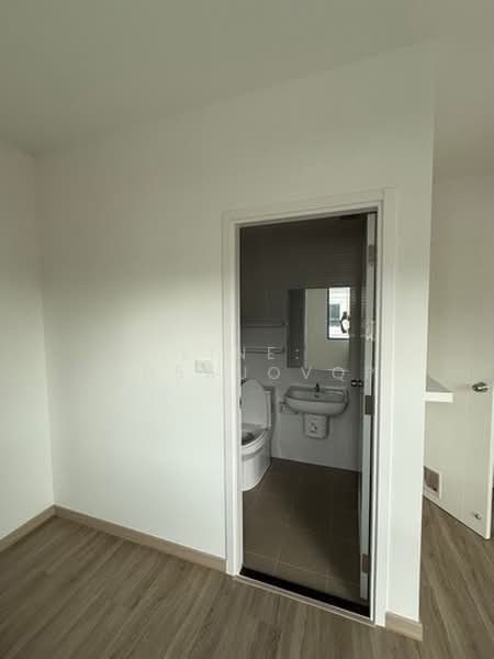 The Connect Wongwaen-Rama9, Bangkok, Motorway 7 Frontage Road, Saphan Sung, Bangkok, 3 Bedrooms, 111 sqm, Townhouse For Sale, by Line: @956uovqp, 500393605 - DDproperty.com