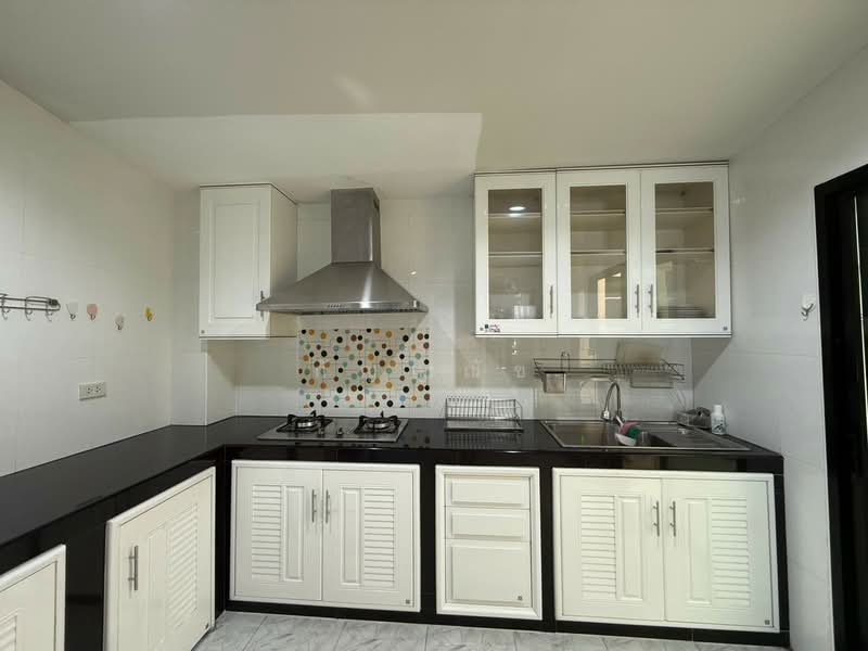 หมู่บ้านโกลเด้นทาวน์ ลาดพร้าว-เกษตรนวมินทร์, Bangkok, Khlong Kum, Bueng Kum, Bangkok, 5 Bedrooms, 187 sqm, Townhouse For Rent, by กัญญณัช, 500393617 - DDproperty.com