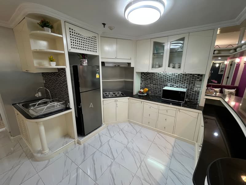 Las Colinas, Bangkok, Sukhumvit 21 Road, Khlongtoei Nua, Watthana, Bangkok, 3 Bedrooms, 167 sqm, Condo For Rent, by Najawa Salae, 500393636 - DDproperty.com
