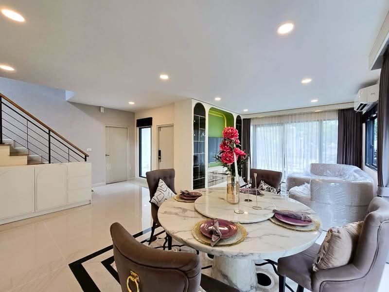 Centro Bangna, Samut Prakan, 111 Soi 3, Bang Kaeo, Bang Plee, Samut Prakan, 4 Bedrooms, 260 sqm, Single Detached House For Rent, by Somchai Ruechajirakit, 500393672 - DDproperty.com