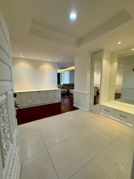 D.S. Tower 1 Sukhumvit 33, Bangkok, Soi Phrom Chit, Khlong Tan Nua, Watthana, Bangkok, 3 Bedrooms, 236 sqm, Condo For Rent, by Thiti Boonchurn, 500393725 - DDproperty.com