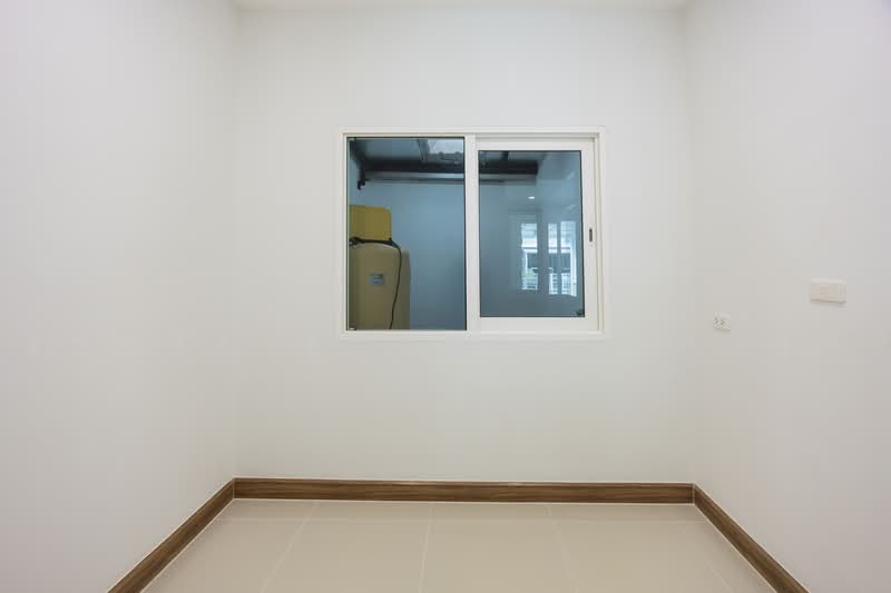 Golden Town Chalermprakiat - Suanluang, Bangkok, Soi Chaloem Phrakiat Rama 9 Soi 30 Yaek 14, Kanchanaphisek Road, Dok Mai, Prawet, Bangkok, 4 Bedrooms, 1 sqm, Townhouse For Sale, by Tharnavee Tharnasetthadakul, 500393750 - DDproperty.com