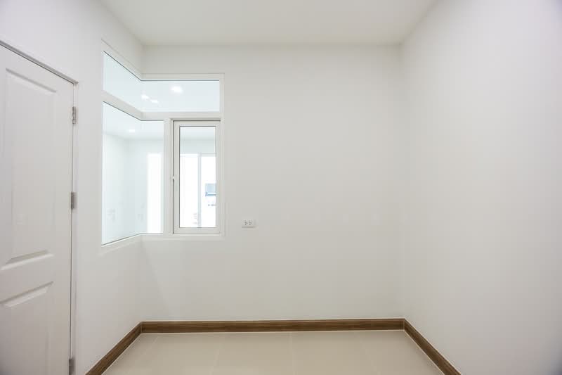 Golden Town Chalermprakiat - Suanluang, Bangkok, Soi Chaloem Phrakiat Rama 9 Soi 30 Yaek 14, Kanchanaphisek Road, Dok Mai, Prawet, Bangkok, 4 Bedrooms, 1 sqm, Townhouse For Sale, by Tharnavee Tharnasetthadakul, 500393750 - DDproperty.com