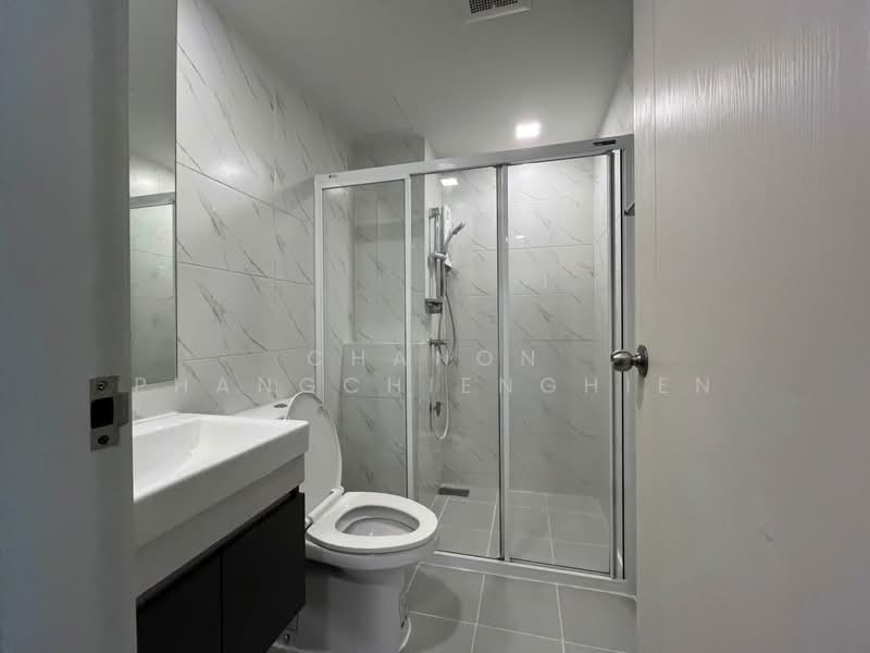 Atmoz Ratchada-Huaikwang, Bangkok, Saha Kan Pramun Alley, Wang Thonglang, Bangkok, 1 Bedroom, 30 sqm, Condo For Rent, by Chanon Phangchienghien, 500393782 - DDproperty.com
