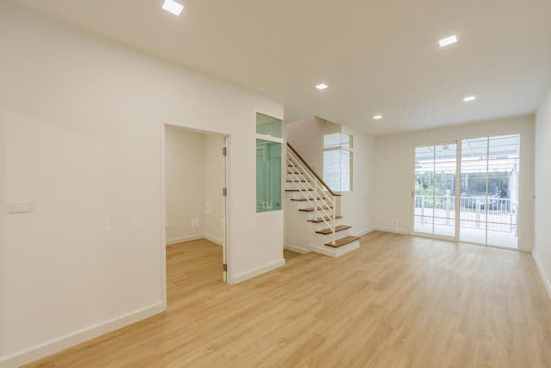 Golden Town 2 Onnut-Pattanakarn, Bangkok, 189 Soi On Nut 65 Yaek 14, Prawet, Bangkok, 4 Bedrooms, 1 sqm, Townhouse For Sale, by Tharnavee Tharnasetthadakul, 500393830 - DDproperty.com