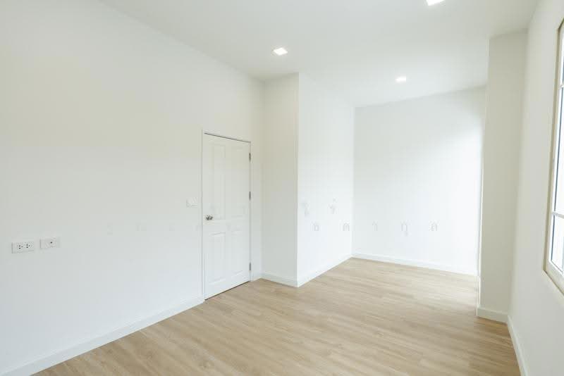 Golden Town 2 Onnut-Pattanakarn, Bangkok, 189 Soi On Nut 65 Yaek 14, Prawet, Bangkok, 4 Bedrooms, 1 sqm, Townhouse For Sale, by Tharnavee Tharnasetthadakul, 500393830 - DDproperty.com